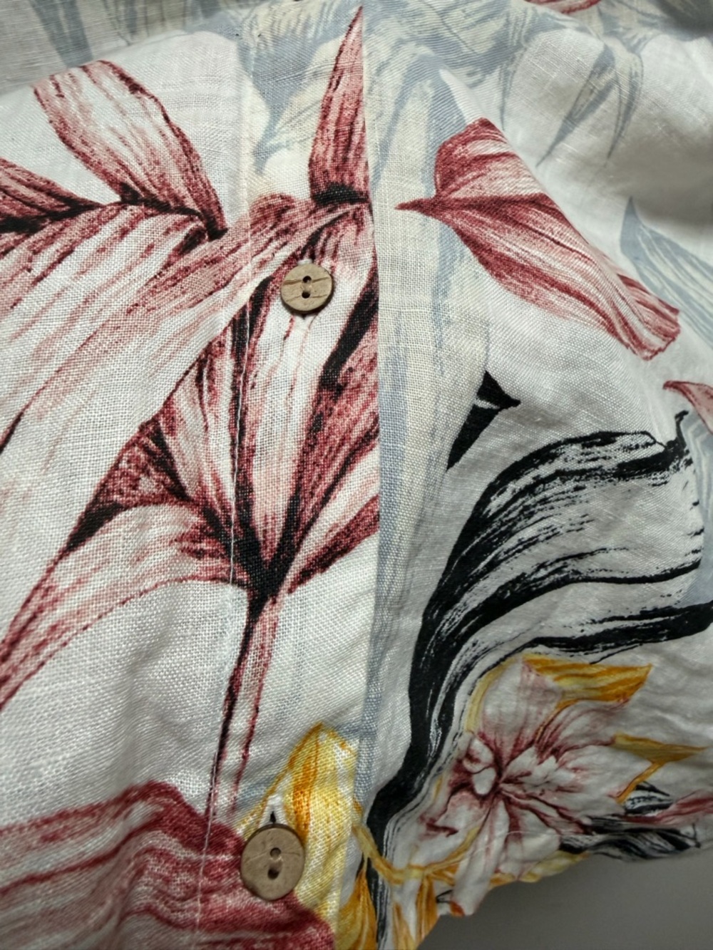C & C California 100% Linen Floral Shirt Sz XL Coastal Beach Vacation Luxury - Picture 2 of 7